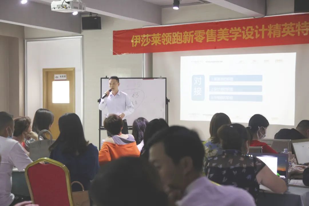 草莓短视频APP下载客服部经理邱小坚
